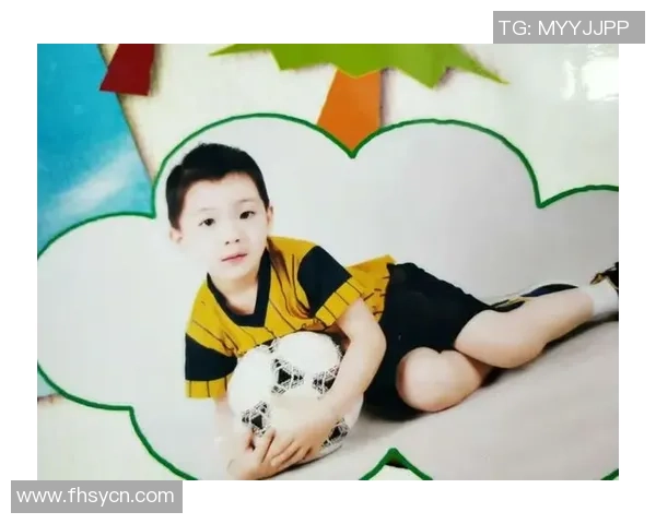 可爱宝宝足球明星服装展示让你的宝贝成为小球星的最佳选择